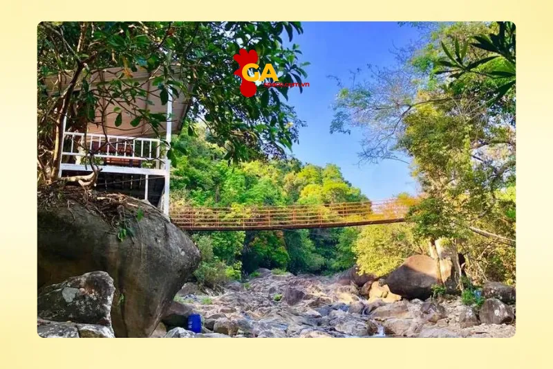 Lưu trú và dịch vụ tại Suối Chí